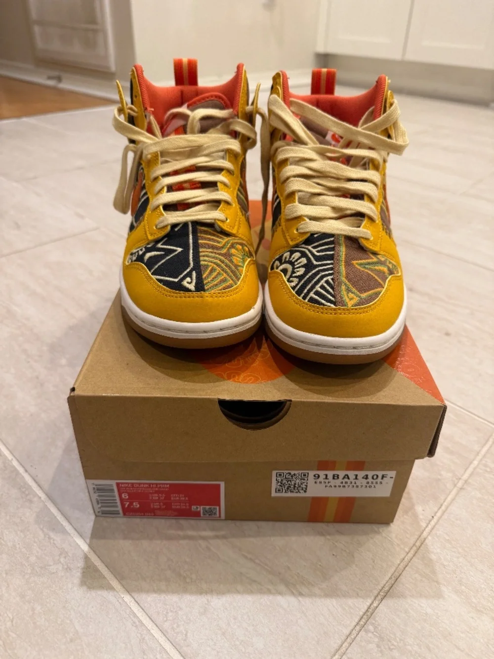 NEW Nike Dunk High "Somos Familia" Yellow/Blk/Orange | Women's 7.5 | Premium - Picture 8 of 8